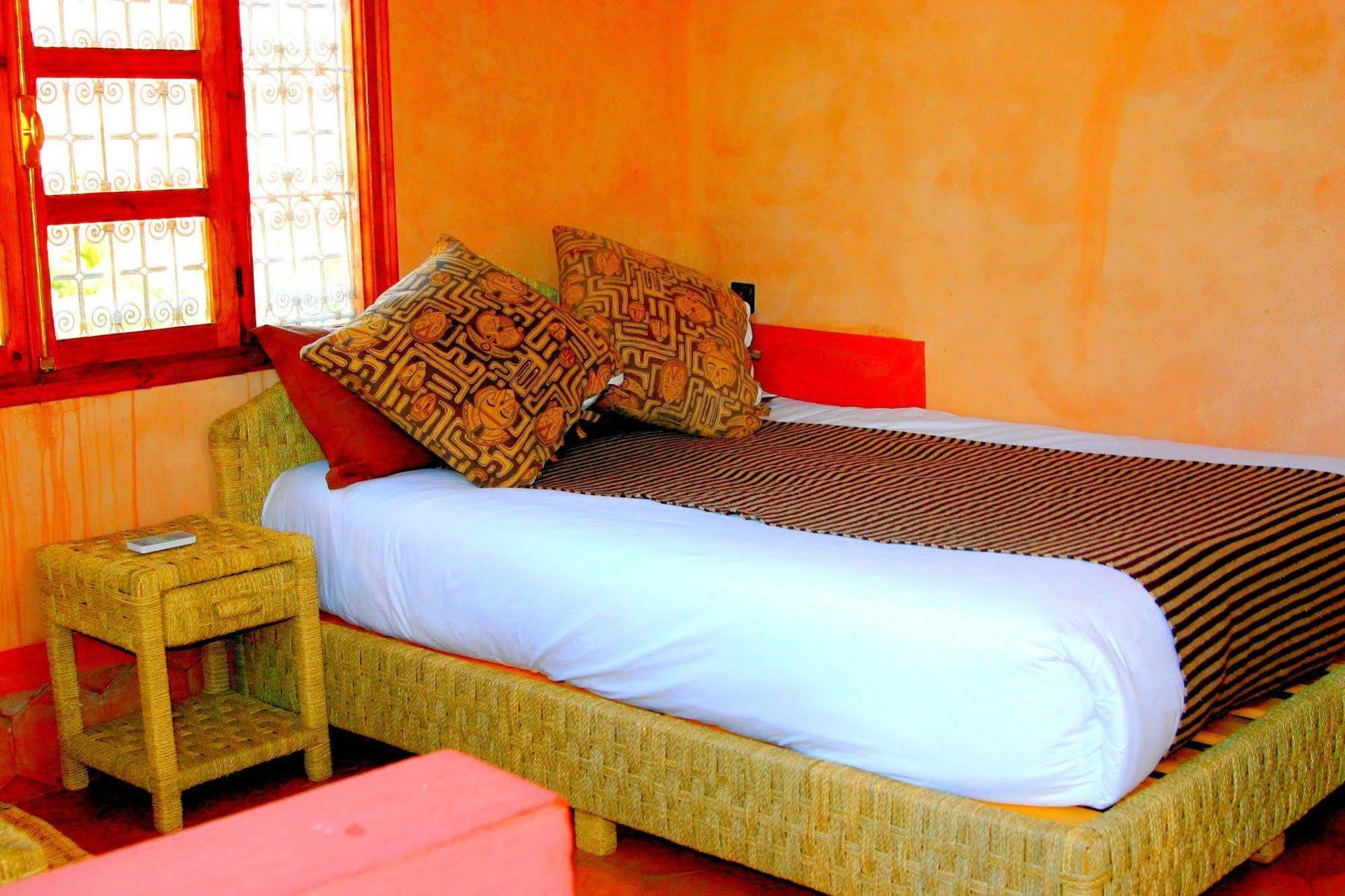 Kasbah Isfoula And Spa Ait Benhaddou Exterior foto